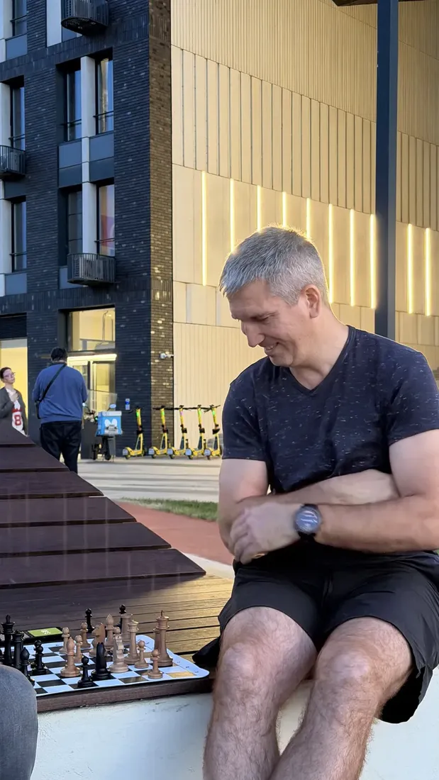 A game of chess against the backdrop of the Moscow City towers