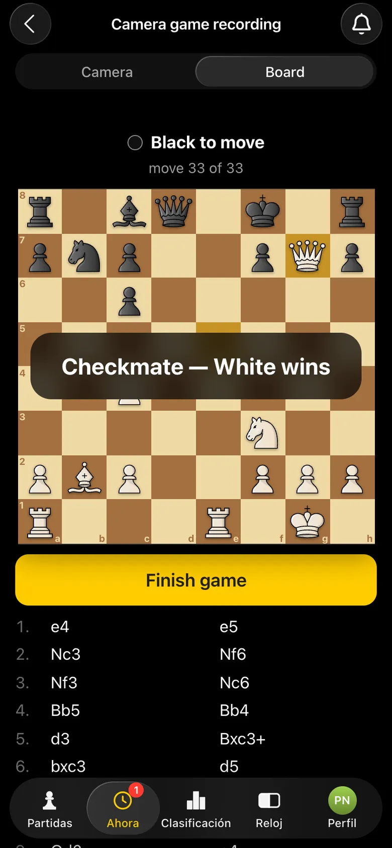 «Checkmate — White wins» sobre el tablero, jugada 33 de 33